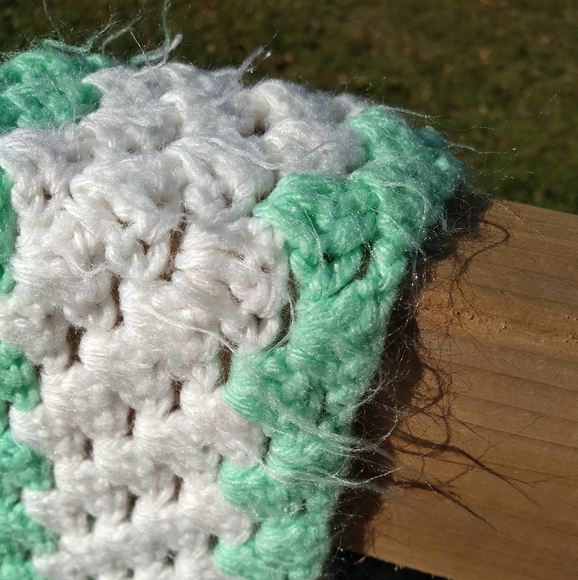 Vintage Handmade Crocheted Afghan, Green & White Square Pattern, 72 x 66… - Picture 8 of 14
